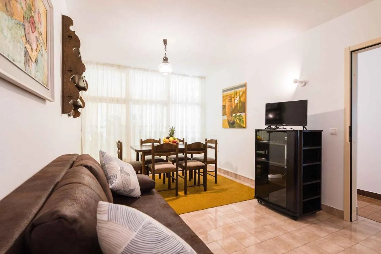 Apartments In Selce 41700