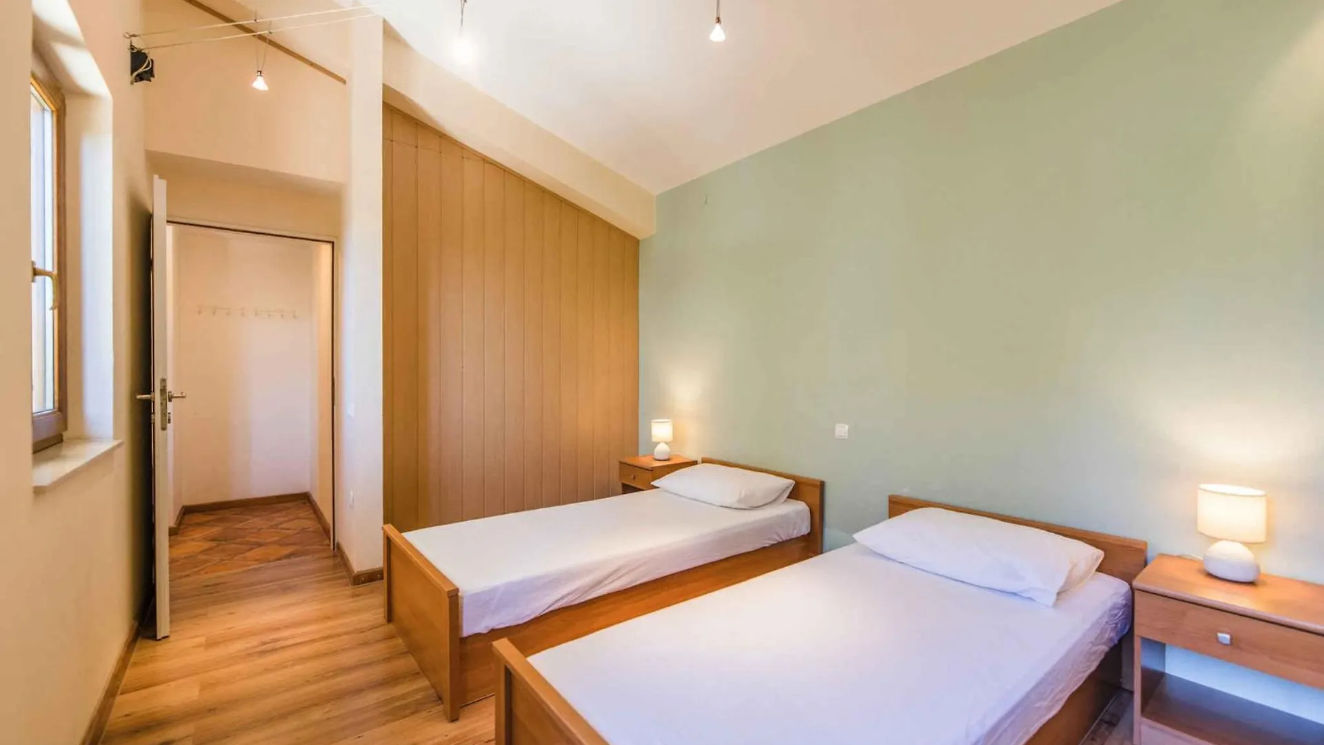 Apartments In Selce 41700