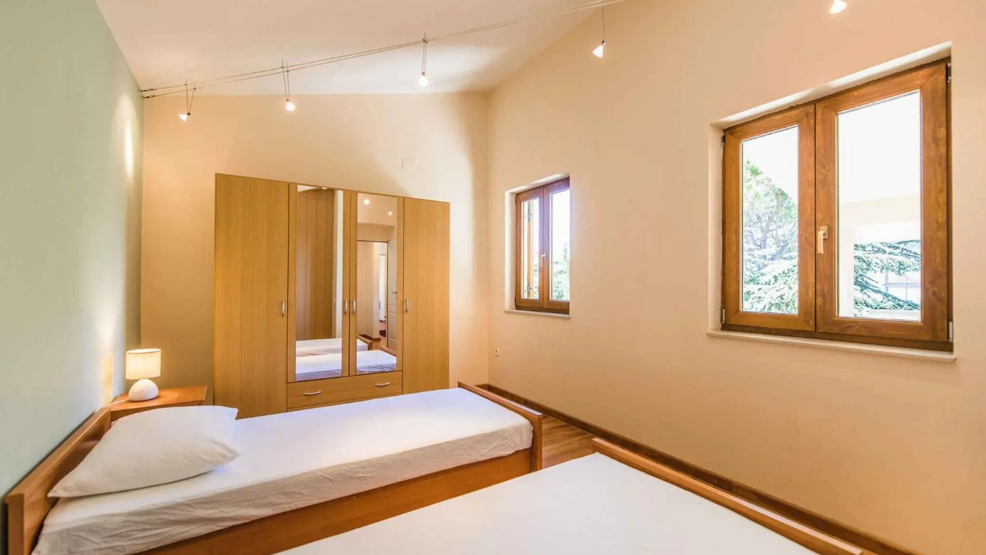 Apartments In Selce 41700
