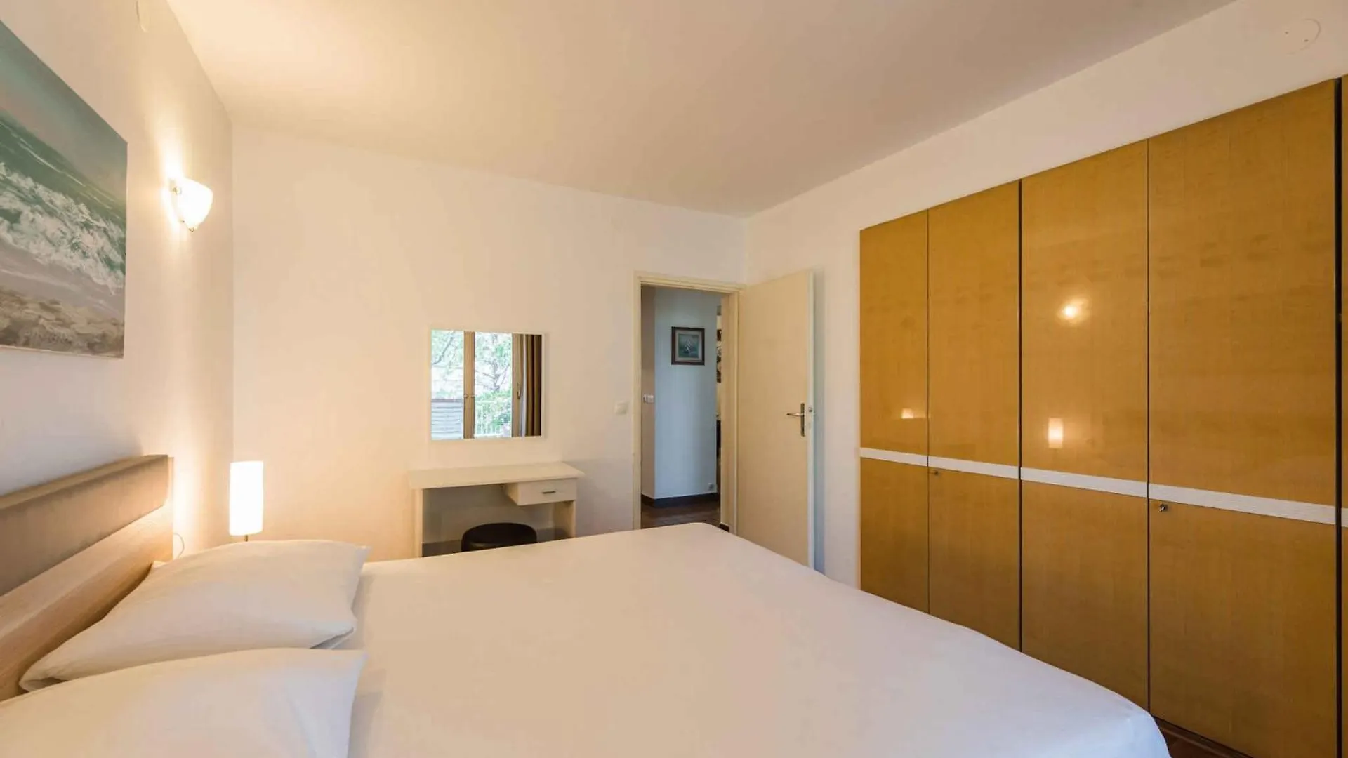 Apartments In Selce 41700