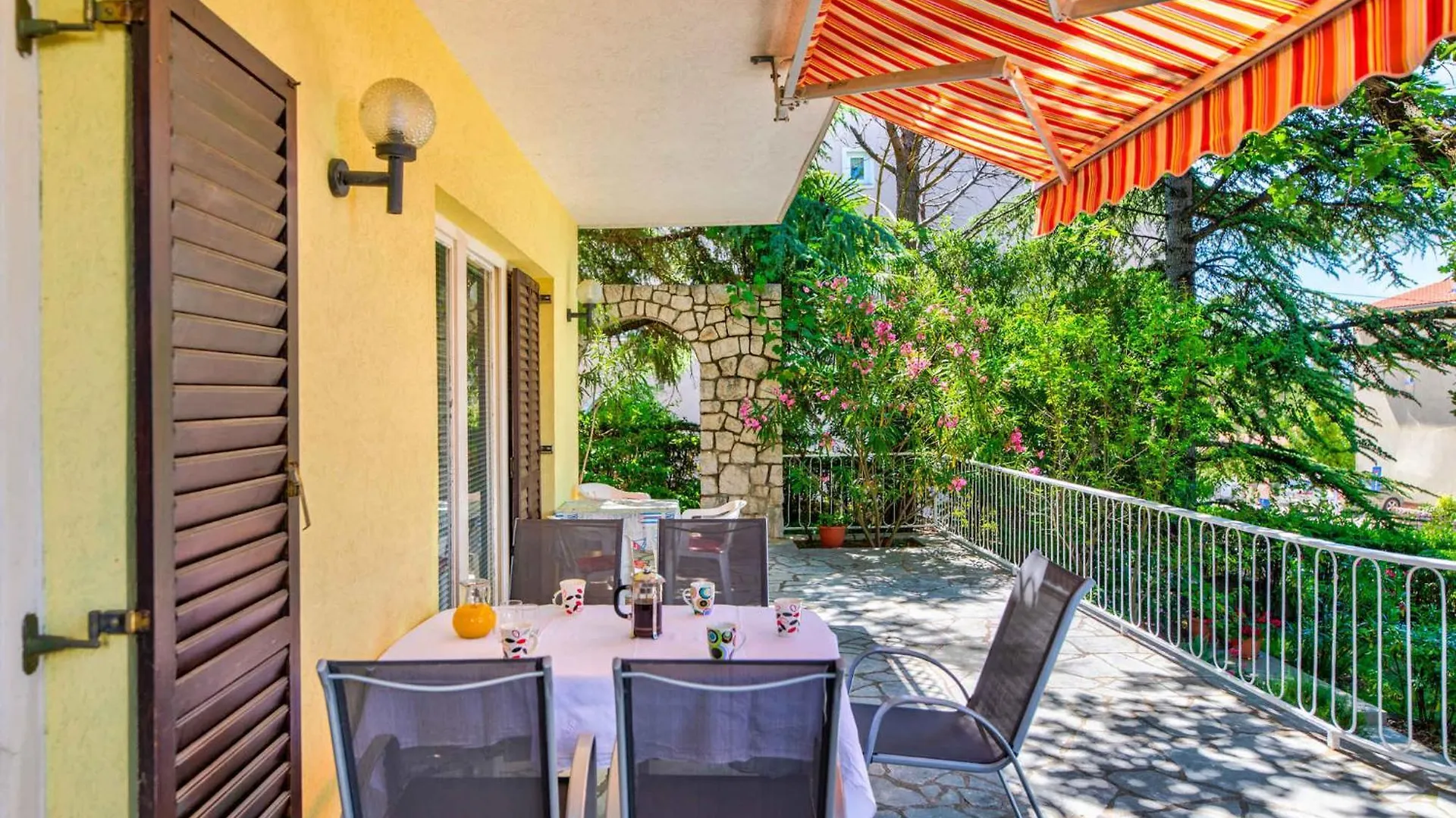 Apartments In Selce 41700