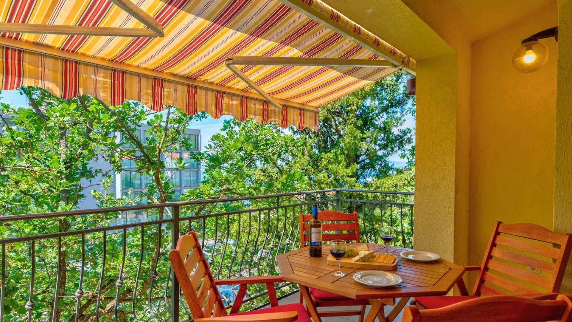 Apartments In Selce 41700